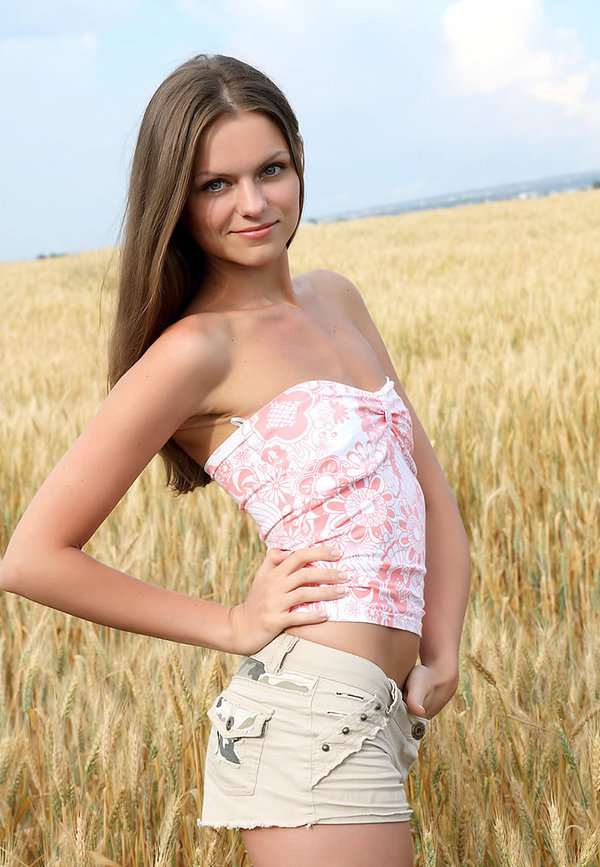 Рената, 23
